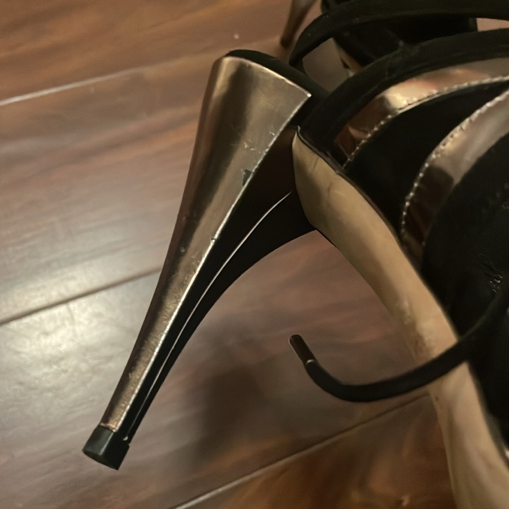Gucci Black and Gold Heel Sandal size 6.5 - Picture 5 of 11